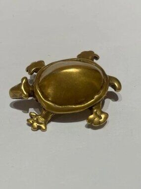 Vintage MMA Metropolitan Museum of Art Gold Tone Turtle Brooch Pin 1982
